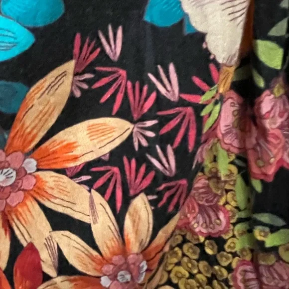 Johnny Was Camella black floral lounge robe size small
